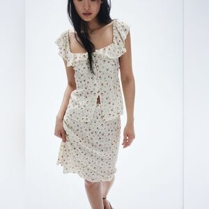 H&M Ruffle Trimmed Skirt Set